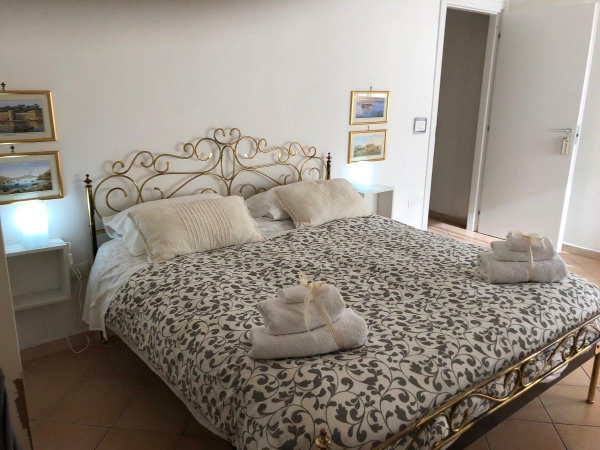 Caio Asinio Apartment Napels Buitenkant foto